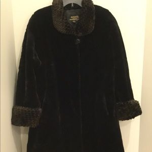 Novelti Faux Fur Coat